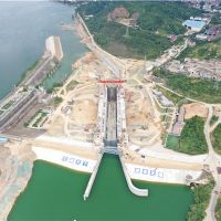 贛江全線貫通！江西萬安樞紐二線船閘順利試通航 利好東、中部地區(qū)資源交流